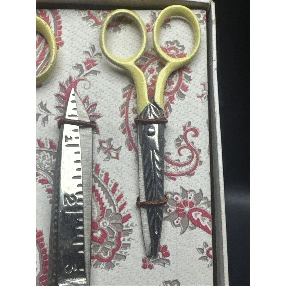 Yellow Canary Sawimg Shears Size 7 /5/4